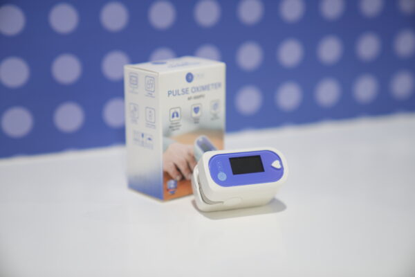 AFRA PULSE OXIMETER WITH 4 COLOURS TFT DISPLAY AF-500PO | WHITE - Image 2